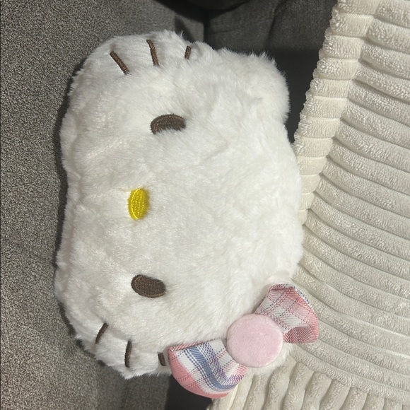 Sanrio (hello kitty) NWT crossbody bag - hand strap in bag - Picture 4 of 5